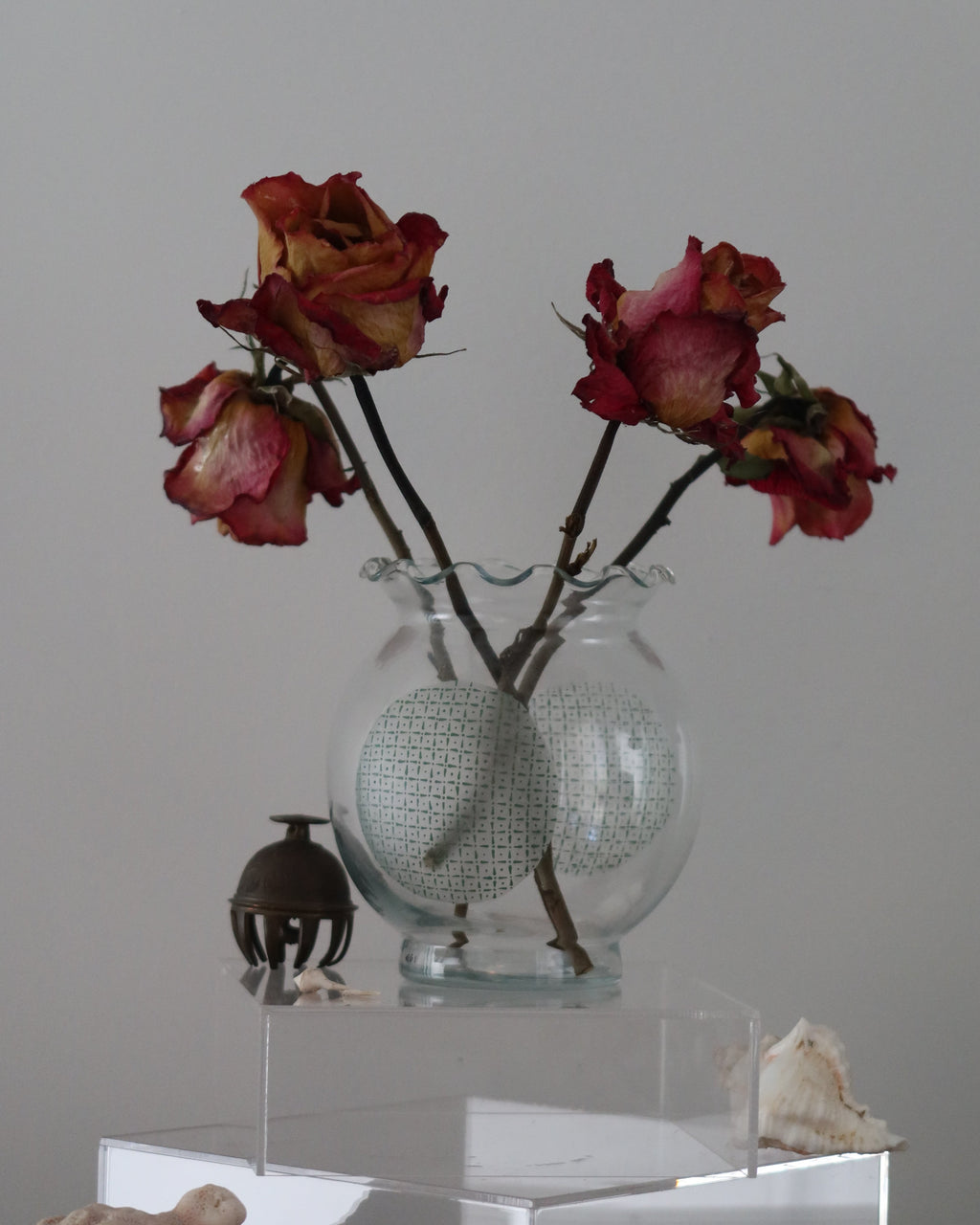 Dried pink-yellow roses